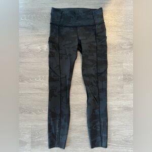 Lululemon Fast and Free High-Rise Tight 28” Pockets size 6 in cameo